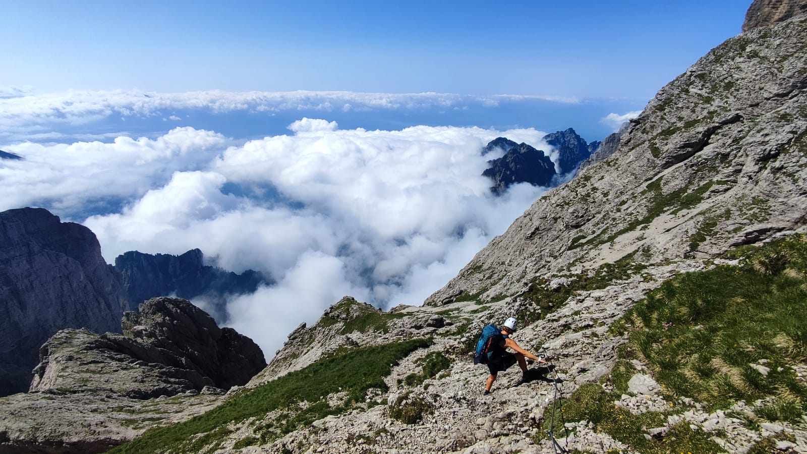 Via Ferrata Marmol unter blitzblauem Himmel – und plötzlich liegen die Alpen hinter uns